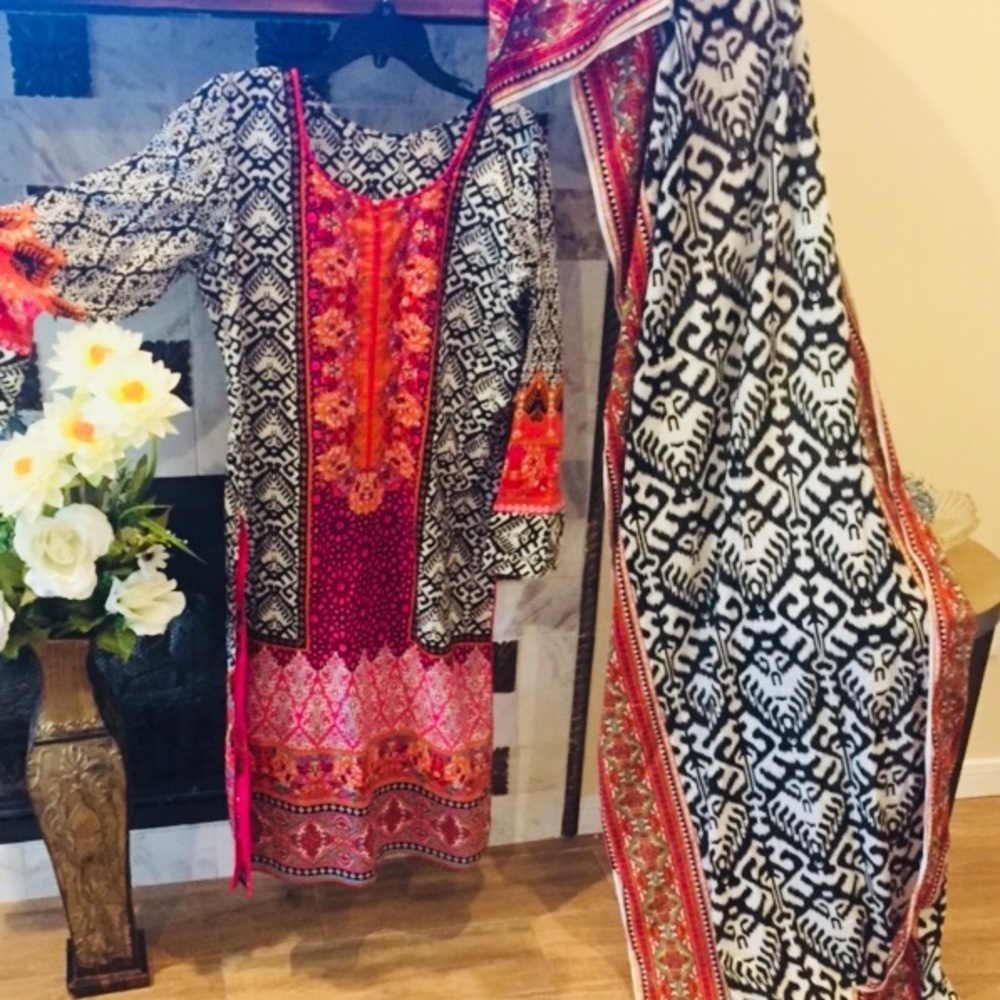 ❌❌SOLD ❌❌Pakistani Indian Lawn Dress